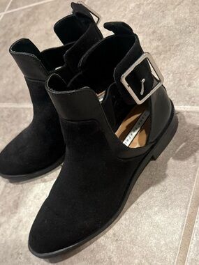 Zara Black Suede Cutout Ankle Boot
